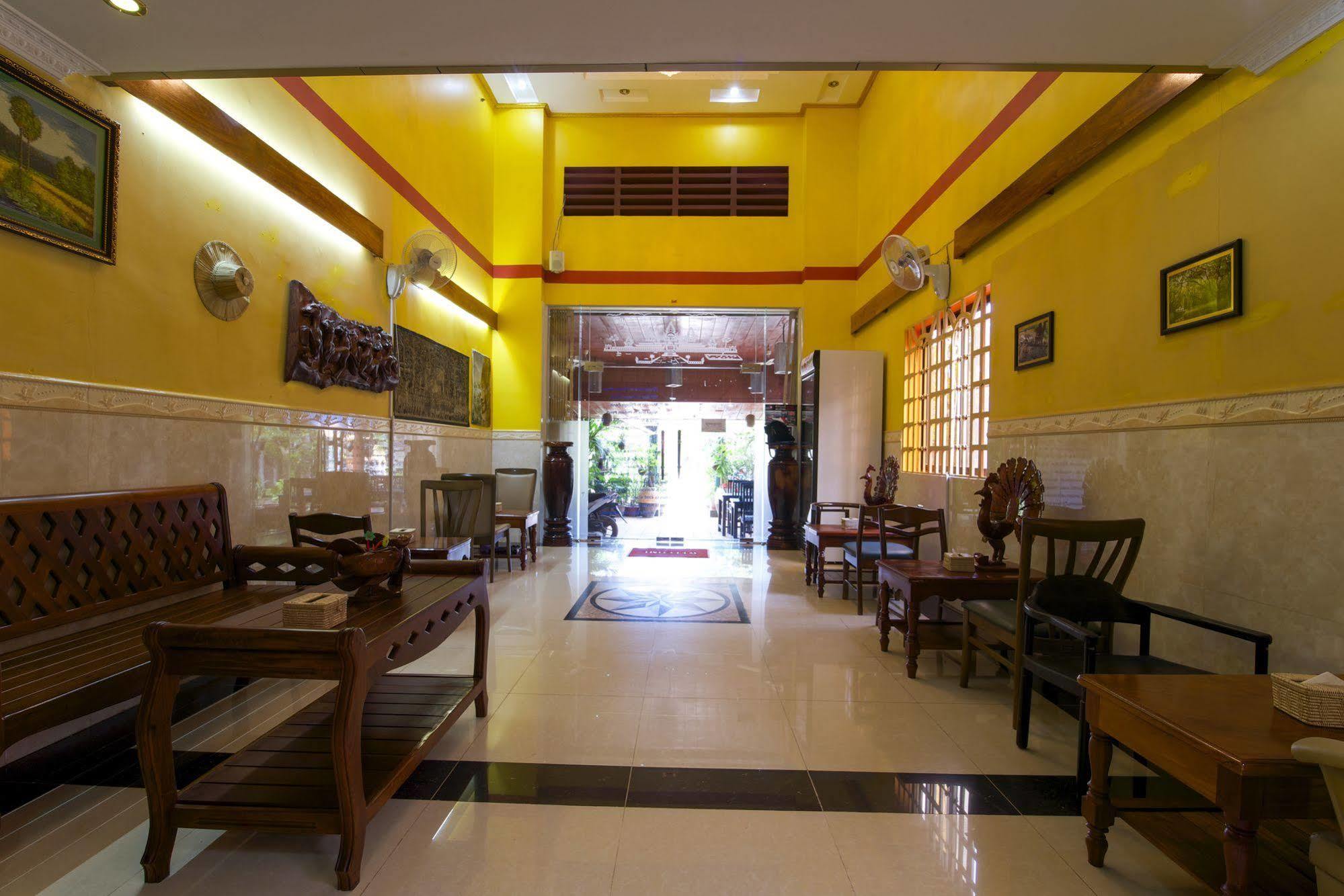 Panda Angkor Inn Siem Reap Exterior photo